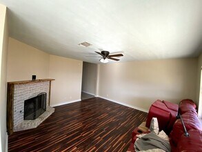 9815 Autumn Valley in Converse, TX - Building Photo - Building Photo