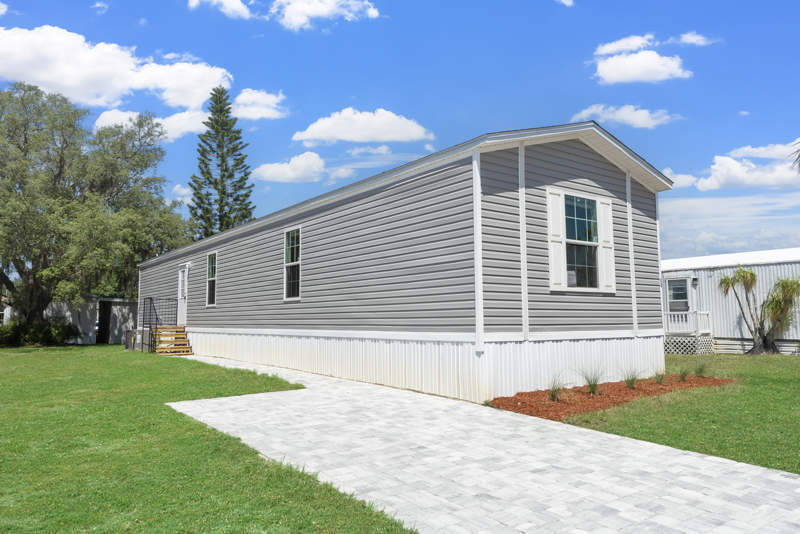 1900 S Lake Reedy Blvd in Frostproof, FL - Building Photo