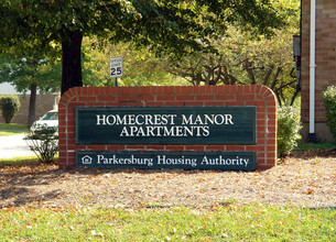 Homecrest Manor Apartments in Parkersburg, WV - Building Photo - Building Photo