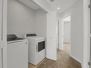 21831 136th Way in Rogers, MN - Foto de edificio - Building Photo