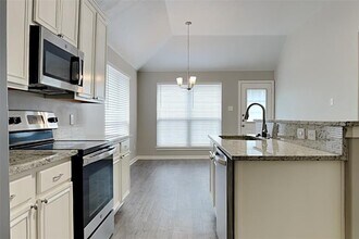 3102 Candle Pond Ln in Spring, TX - Foto de edificio - Building Photo