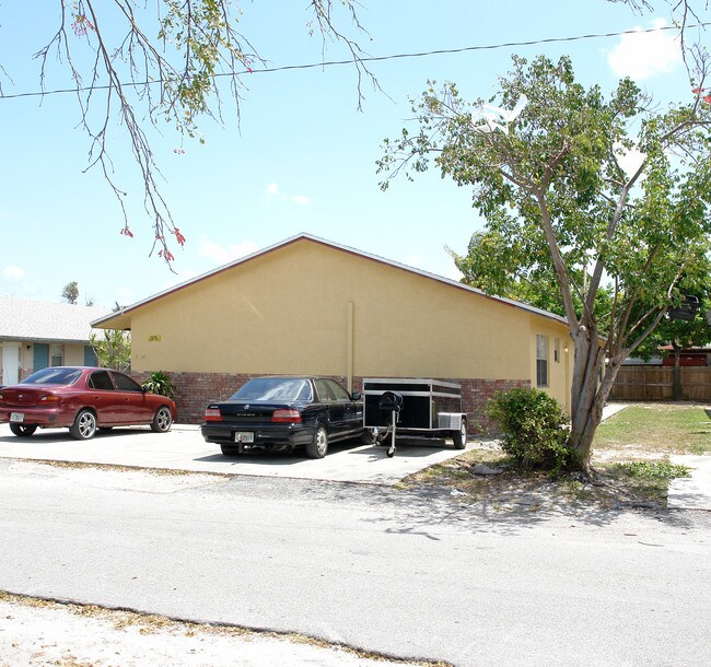 2600-2610 Riverland Dr in Fort Lauderdale, FL - Building Photo - Building Photo