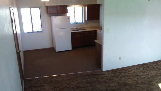 property at 706 S 4th St