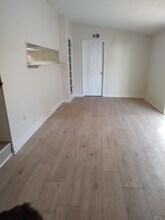 409 Woodland Shores Rd in Charleston, SC - Foto de edificio - Building Photo