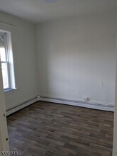 139 9th St in Passaic, NJ - Foto de edificio - Building Photo