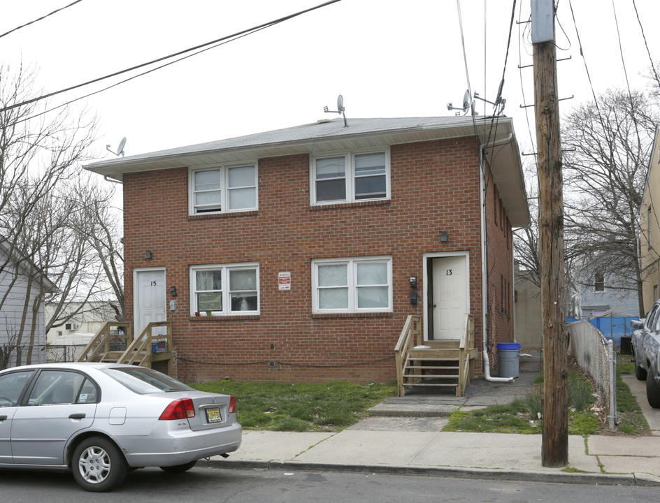 13-15 Kempton Ave in New Brunswick, NJ - Building Photo