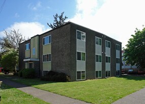 475 SW 11th St in Corvallis, OR - Building Photo