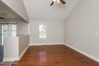 13102 Lavenia Ln in Louisville, KY - Building Photo - Building Photo