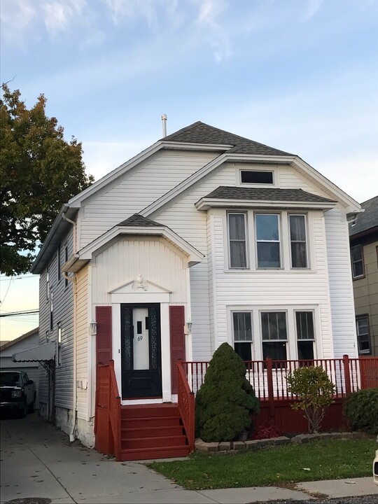 69 Avery Ave in Buffalo, NY - Building Photo