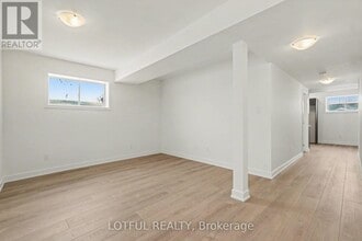540 Tahoe Hts in Ottawa, ON - Building Photo - Building Photo