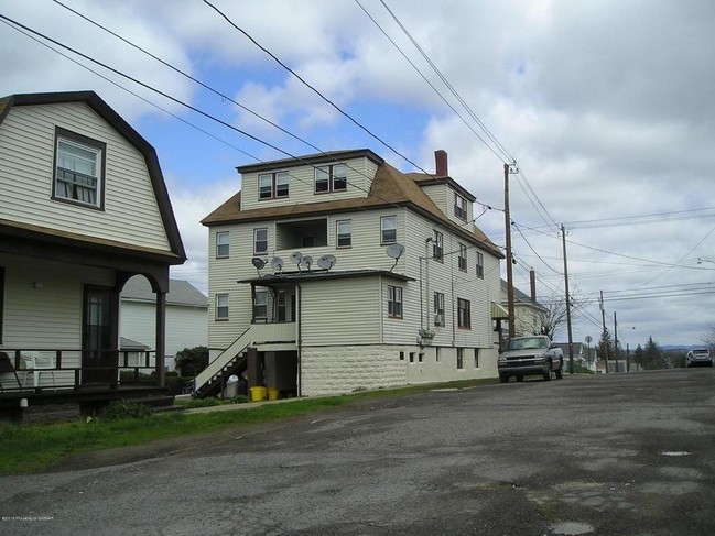 930-934 S Hanover St in Nanticoke, PA - Building Photo - Building Photo