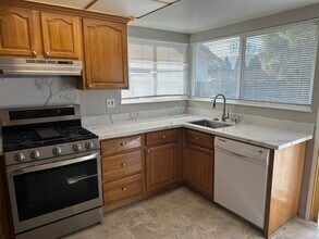 1276 Hillsdale Ave in San Jose, CA - Building Photo - Building Photo