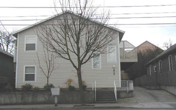 2522 NW Vaughn St in Portland, OR - Building Photo - Building Photo