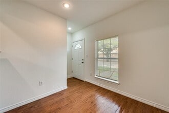 2921 Noble Ave in Fort Worth, TX - Building Photo - Building Photo