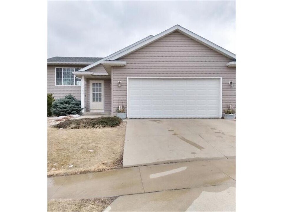 5364 56th Ave NW in Rochester, MN - Building Photo