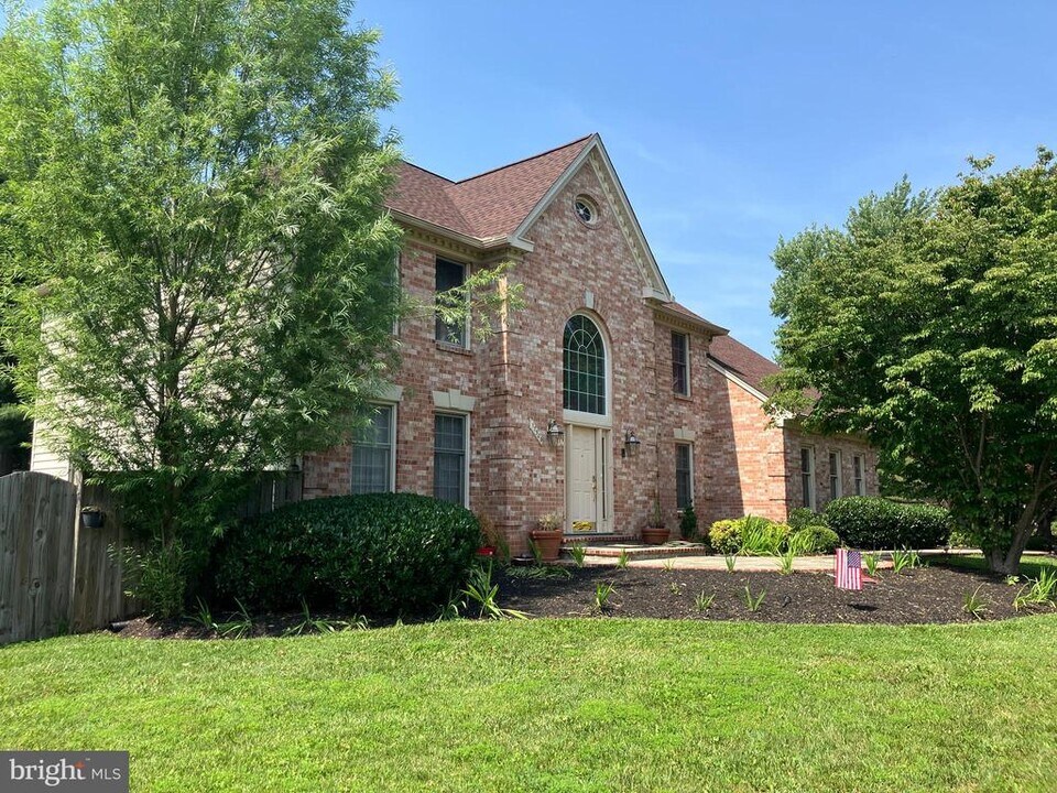 17500 Jacobs Ct in Rockville, MD - Building Photo