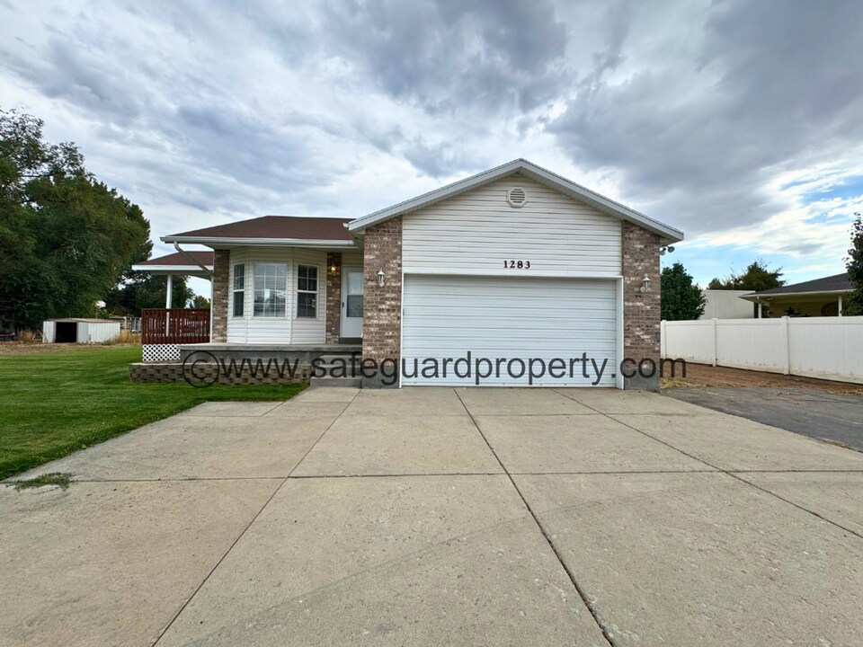 1283 Marinwood Ave in Taylorsville, UT - Building Photo