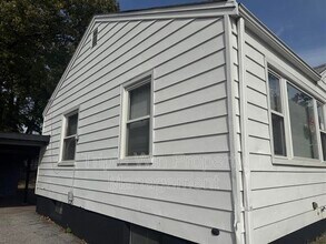 8239 Fay Dr in Berkeley, MO - Building Photo - Building Photo