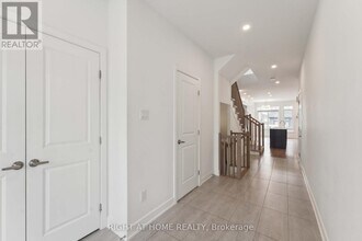 16 Nettle Cres in Ottawa, ON - Building Photo - Building Photo