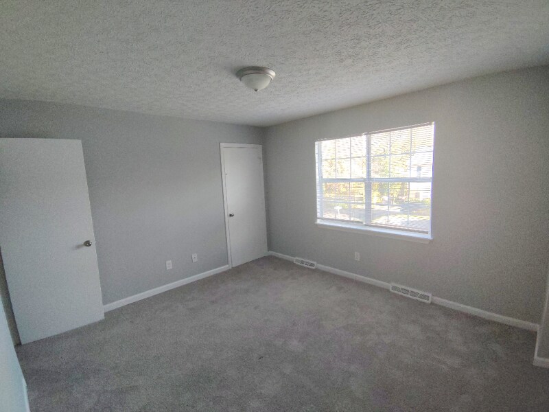 33 Fonda Dr in Lynchburg, VA - Building Photo