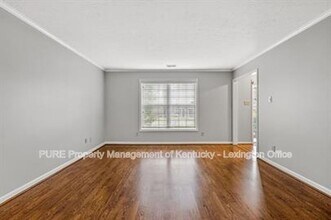 872 Burkewood Dr in Lexington, KY - Building Photo - Building Photo