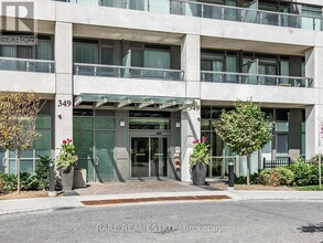 349 Rathburn Rd W in Mississauga, ON - Building Photo - Building Photo