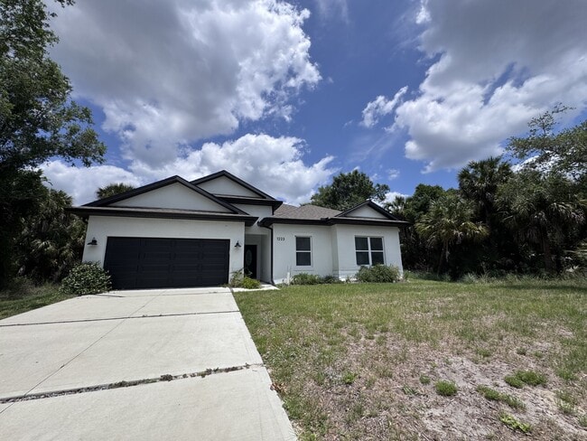 1223 Koltenborn Rd in North Port, FL - Building Photo - Building Photo