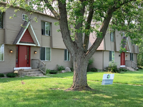 Rivers Edge Apartments in Alma, MI - Building Photo