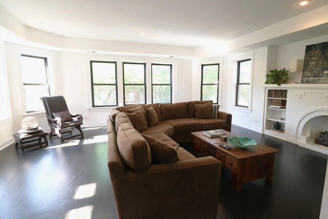 2209 W Arthur Ave, Unit 3, Unit 3