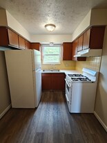 428 Sheraton Dr NW in North Canton, OH - Building Photo