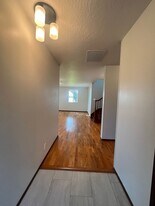 33626 Paiute Ln in Eugene, OR - Building Photo