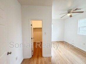 4501 Majestic Oaks Dr in New Orleans, LA - Building Photo - Building Photo