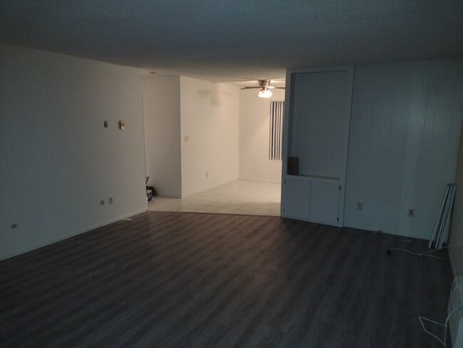 4667 E Mountain View Dr, Unit #1 in San Diego, CA - Foto de edificio - Building Photo