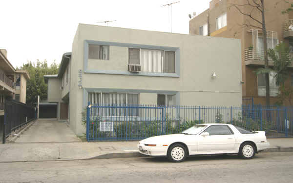 932 Wilcox Ave in Los Angeles, CA - Foto de edificio - Building Photo