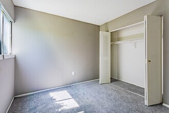 The Boulevard Apartments in Bradenton, FL - Building Photo - Interior Photo