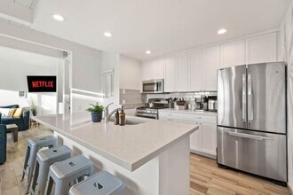 725 Salem Ct in San Diego, CA - Building Photo - Building Photo