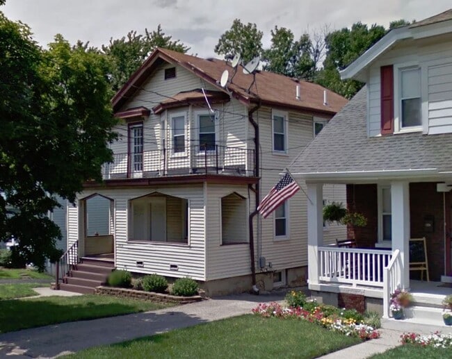 property at 2416-2418 Lysle Ln