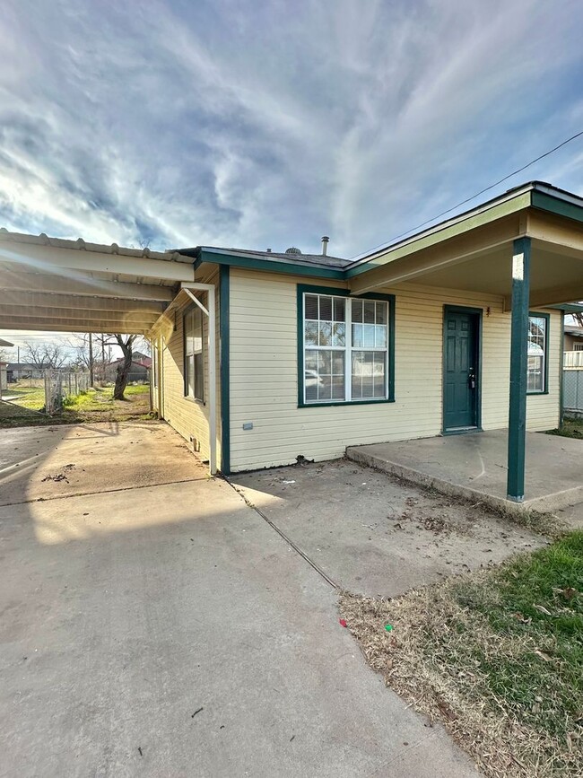 29 E 22nd St in San Angelo, TX - Building Photo - Building Photo