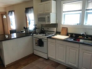 13 Andrew St, Unit 1 in Cambridge, MA - Foto de edificio - Building Photo