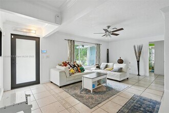 6990 NW 23rd St in Margate, FL - Building Photo - Building Photo