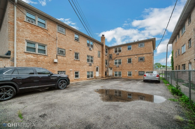 3205 W 97th St-Unit -2W in Evergreen Park, IL - Building Photo - Building Photo