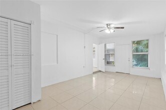 1040 SW 28th St in Fort Lauderdale, FL - Building Photo - Building Photo