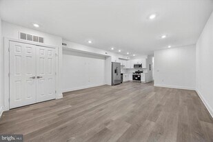 838 S 51st St in Philadelphia, PA - Building Photo