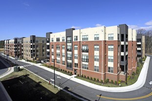 Camden Washingtonian in Gaithersburg, MD - Building Photo