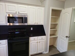 9705 Avenue W in Lubbock, TX - Building Photo - Building Photo