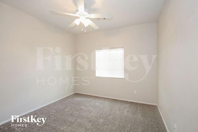 4025 Amberdale Ave in North Las Vegas, NV - Building Photo - Building Photo