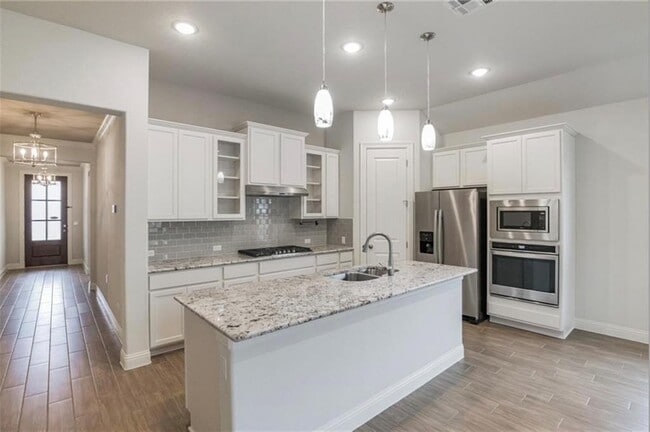 218 Gulfton St in Lakeway, TX - Building Photo - Building Photo