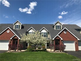 4100 Stonegate #2 Ln in Amherst, NY - Building Photo