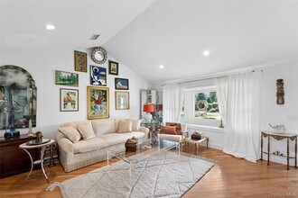 38 Liberty St in Westhampton Beach, NY - Building Photo - Building Photo