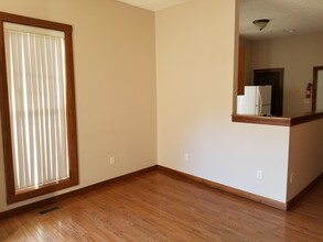 722 W Kirkwood Ave, Unit 720 in Bloomington, IN - Building Photo - Building Photo